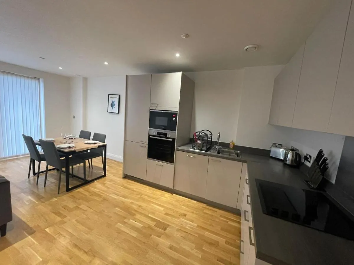 Lovely 2 Bedroom Apartment 런던 영국