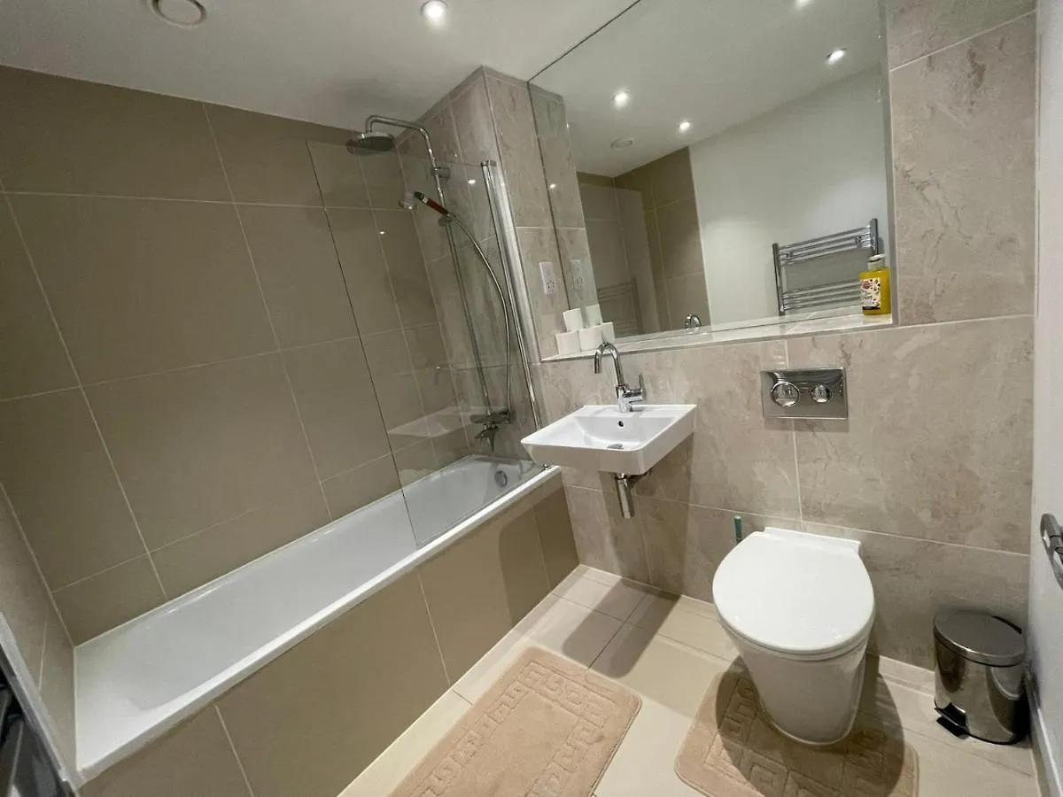 Lovely 2 Bedroom Apartment 런던 영국