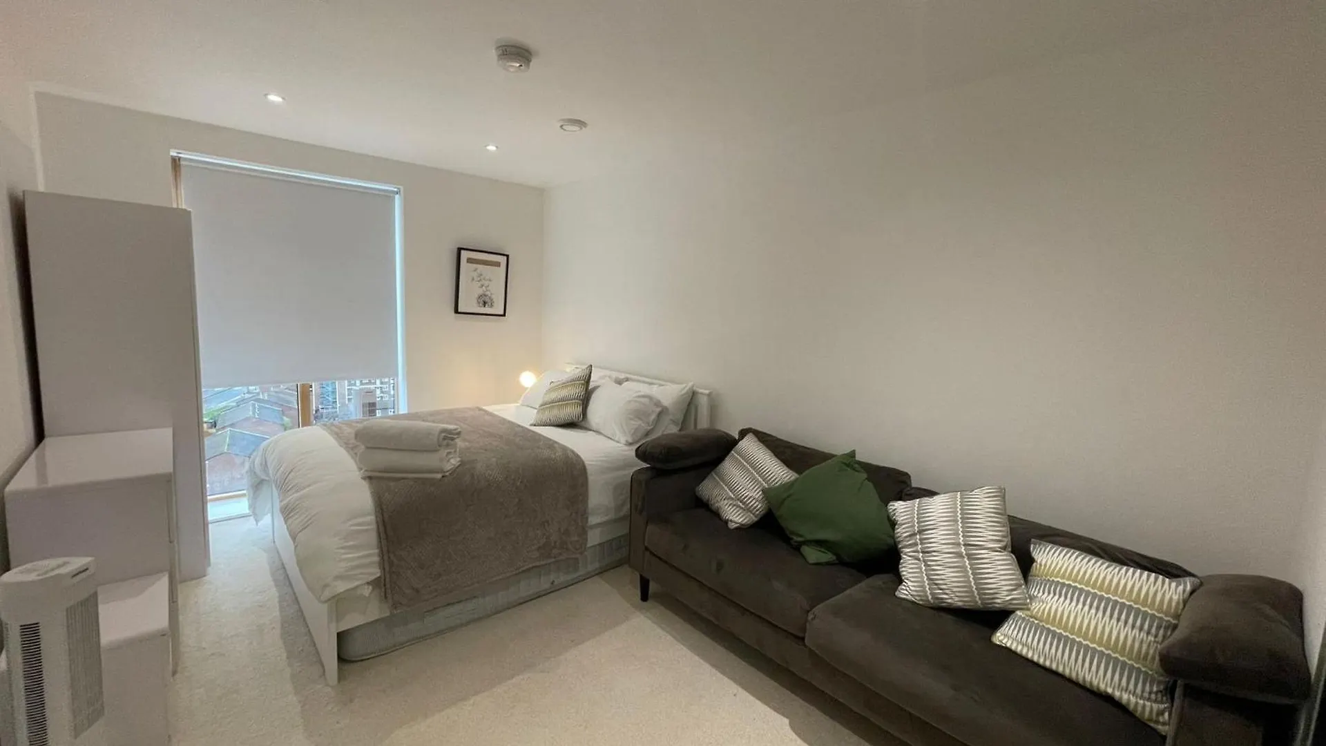 Lovely 2 Bedroom Apartment 런던